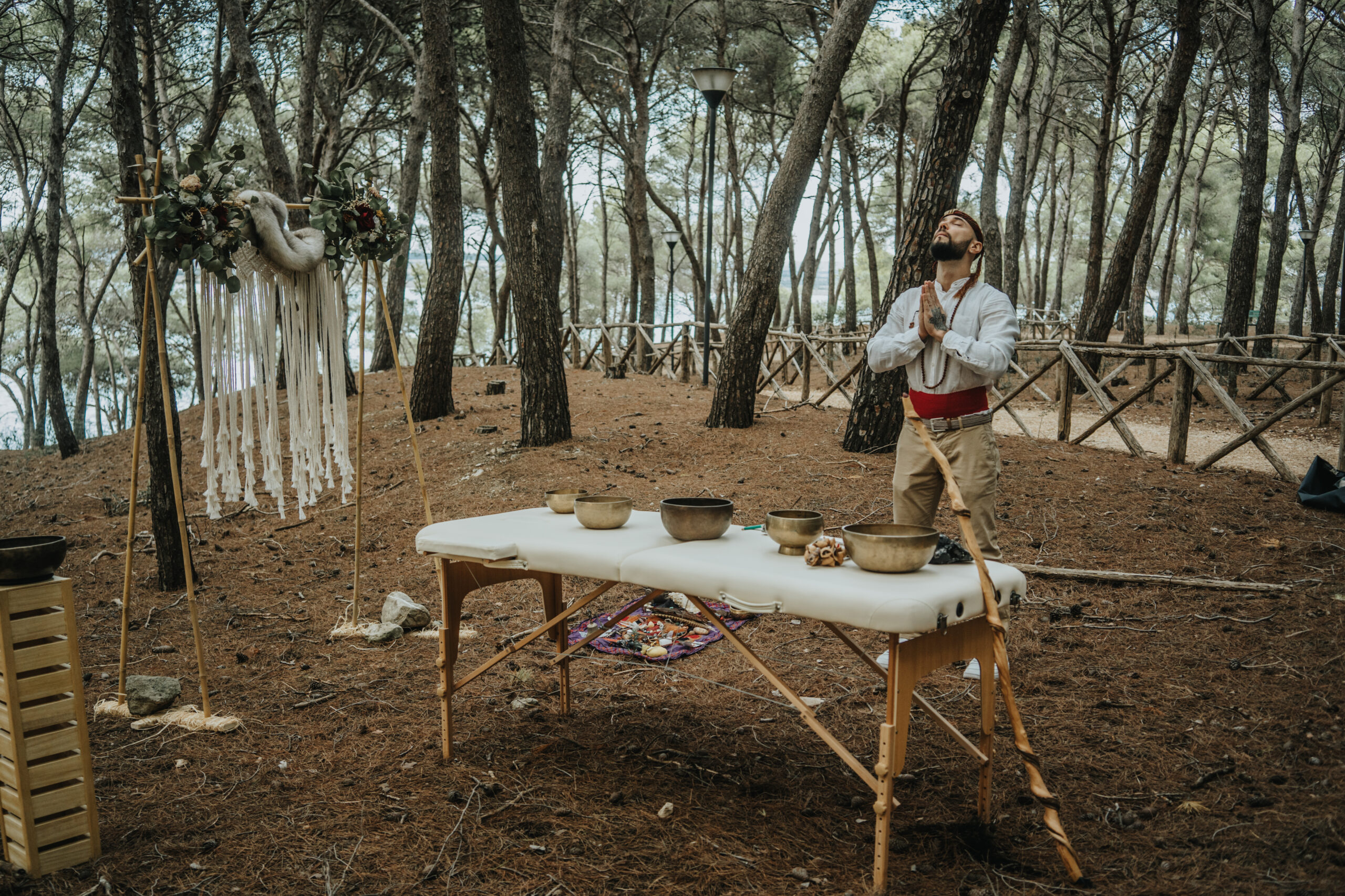 sciamanesimo-campane tibetane-terapia individuale-terapia online-forza interiore-consapevolezza-il viaggio sciamanico-viaggio sciamanico
